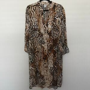 Chico's all over animal print V-neck dress 3/4 sleeve w/ button detail size 3